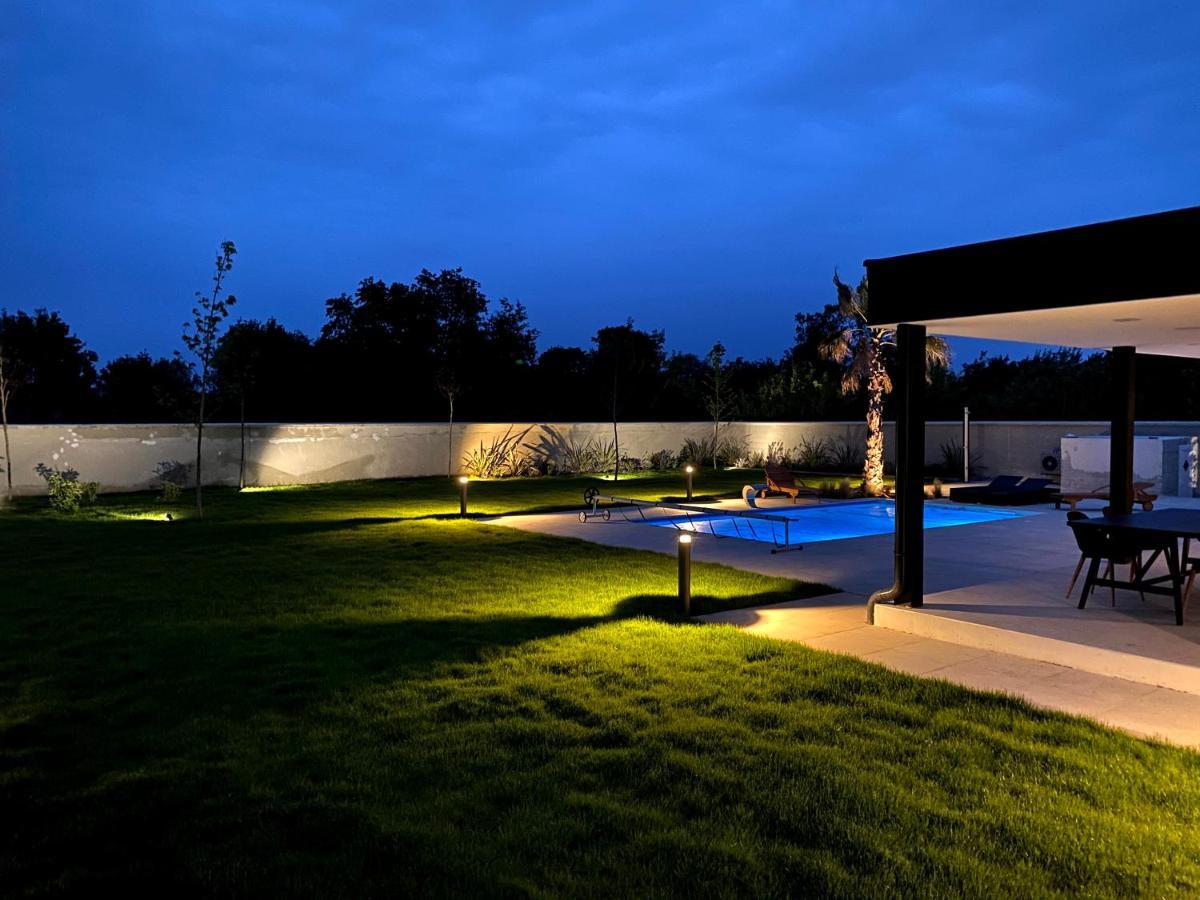 Villa Eni Medulin Sisan Heated Pool エクステリア 写真